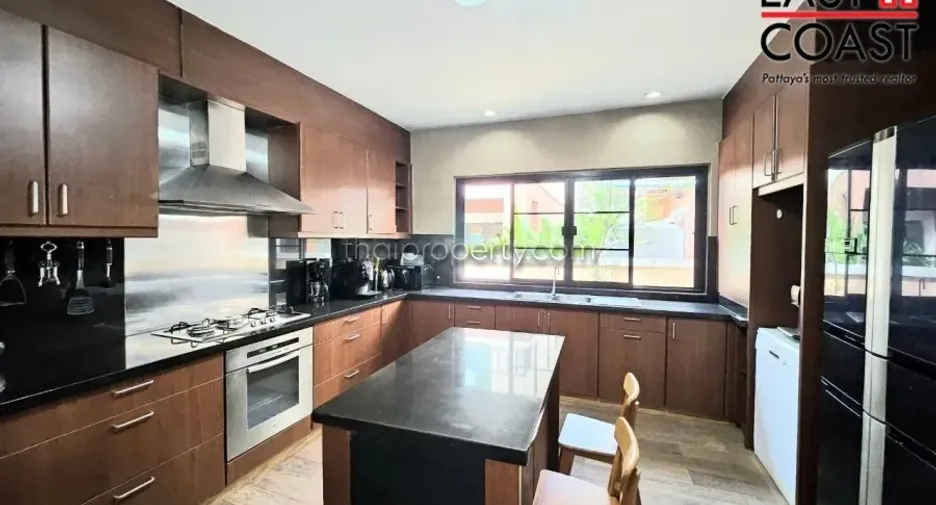 For rent and for sale 3 bedrooms house in Bang Lamung, Chonburi