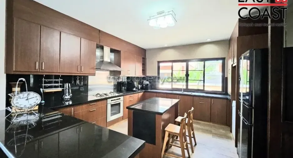 For rent and for sale 3 bedrooms house in Bang Lamung, Chonburi