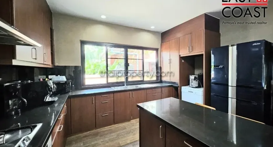 For rent and for sale 3 bedrooms house in Bang Lamung, Chonburi