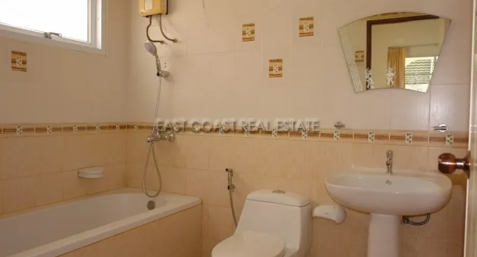 For rent and for sale 3 bedrooms house in Bang Lamung, Chonburi