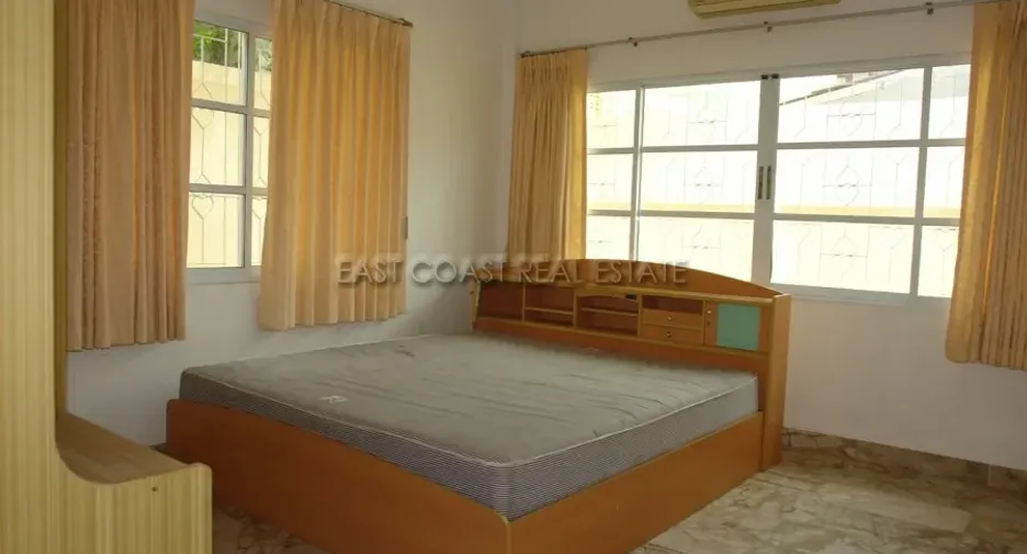 For rent and for sale 3 bedrooms house in Bang Lamung, Chonburi
