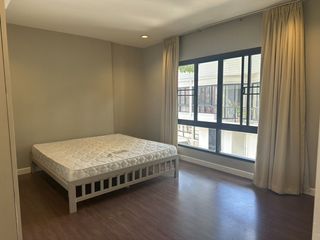 出租 2 卧室 联排别墅 在 Khlong Toei, 曼谷