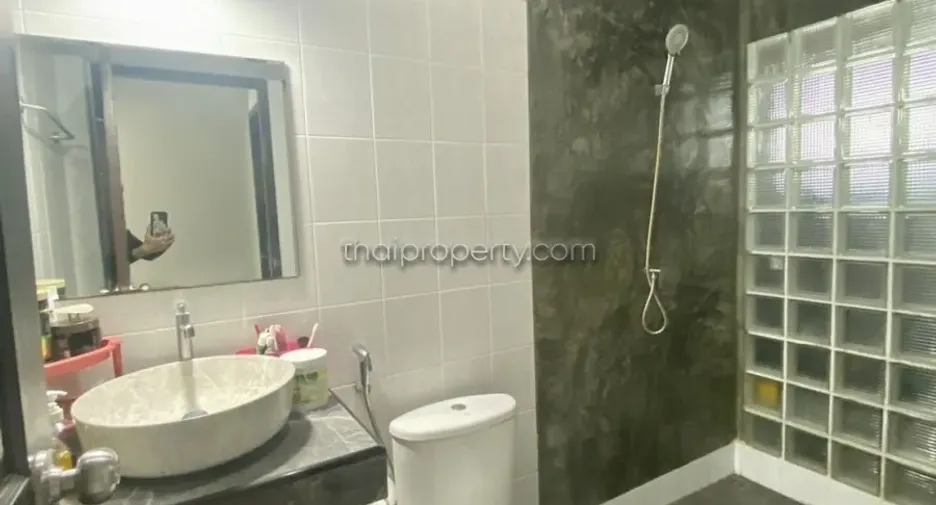 For rent and for sale 3 bedrooms house in Bang Lamung, Chonburi