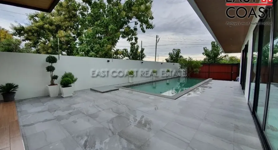 For rent and for sale 4 bedrooms house in Bang Lamung, Chonburi
