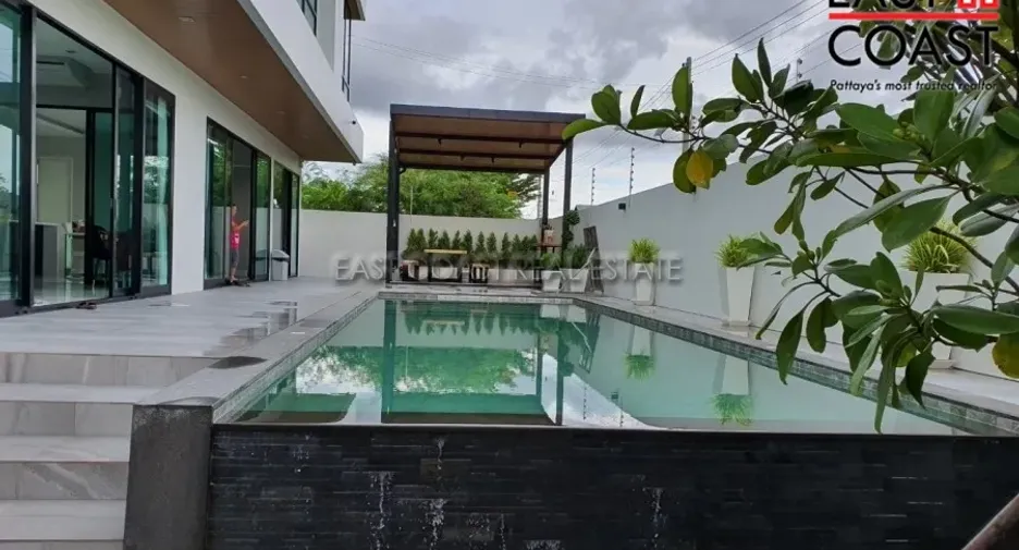 For rent and for sale 4 bedrooms house in Bang Lamung, Chonburi
