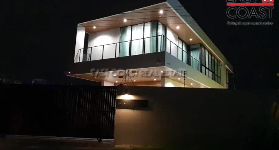 For rent and for sale 4 bedrooms house in Bang Lamung, Chonburi