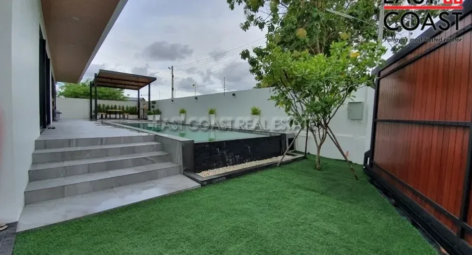 For rent and for sale 4 bedrooms house in Bang Lamung, Chonburi