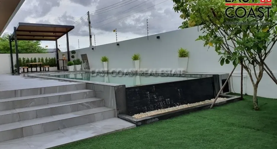 For rent and for sale 4 bedrooms house in Bang Lamung, Chonburi