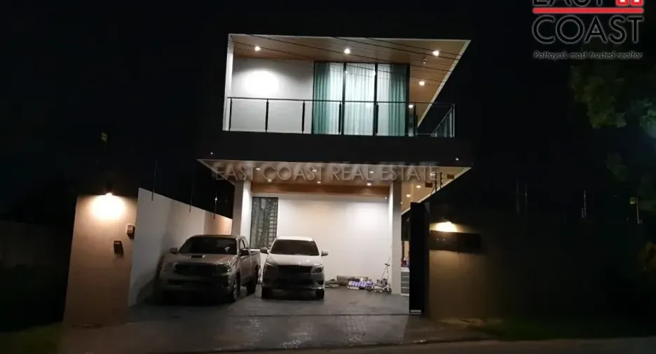 For rent and for sale 4 bedrooms house in Bang Lamung, Chonburi