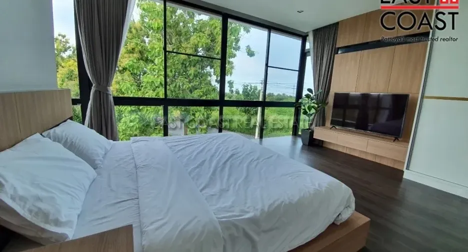 For rent and for sale 4 bedrooms house in Bang Lamung, Chonburi