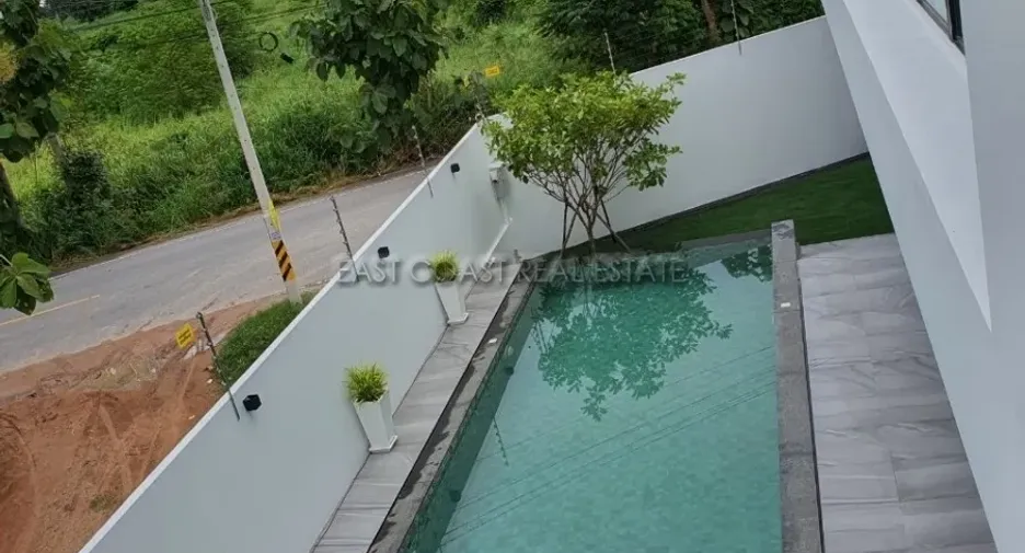 For rent and for sale 4 bedrooms house in Bang Lamung, Chonburi