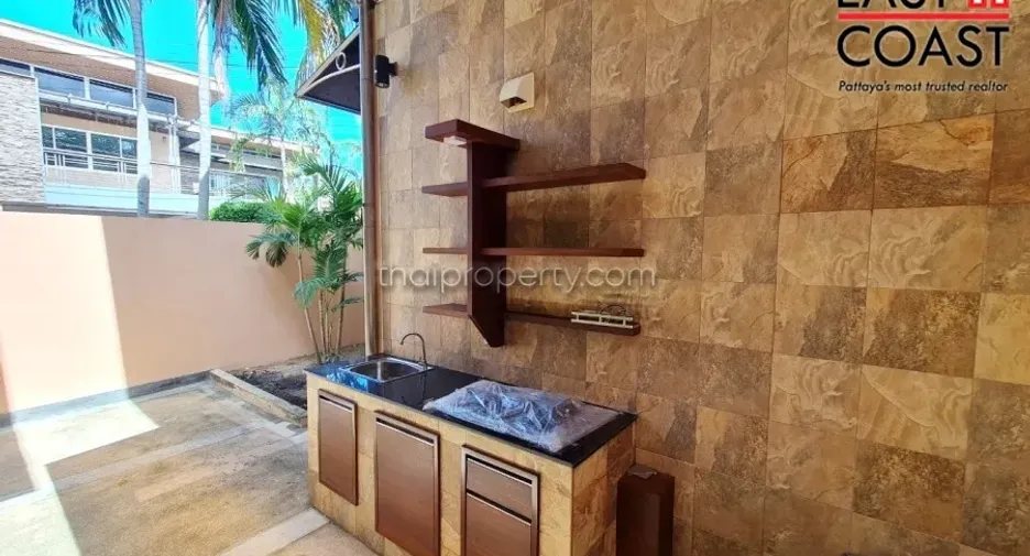 Haus zur Miete und zum Kauf mit 4 Zimmer in Huay Yai, Pattaya