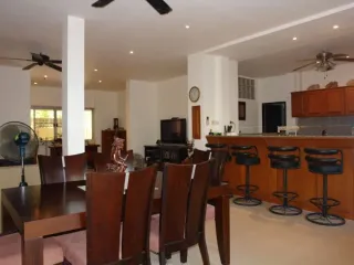 À vendre 5 chambres maison à Bang Lamung, Chonburi