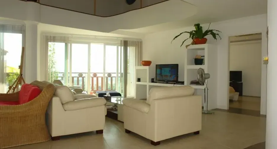 For sale 3 bedrooms condo in Bang Lamung, Chonburi