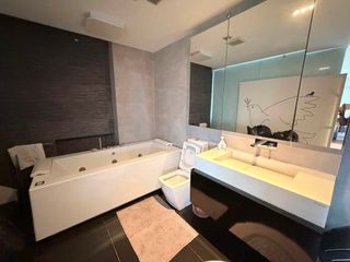 Wohnung zur Miete mit 2 Zimmer in Yan Nawa, Bangkok