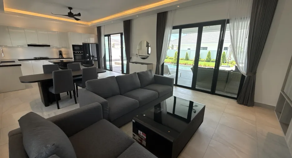 For sale 4 bedrooms villa in Hua Hin, Prachuap Khiri Khan