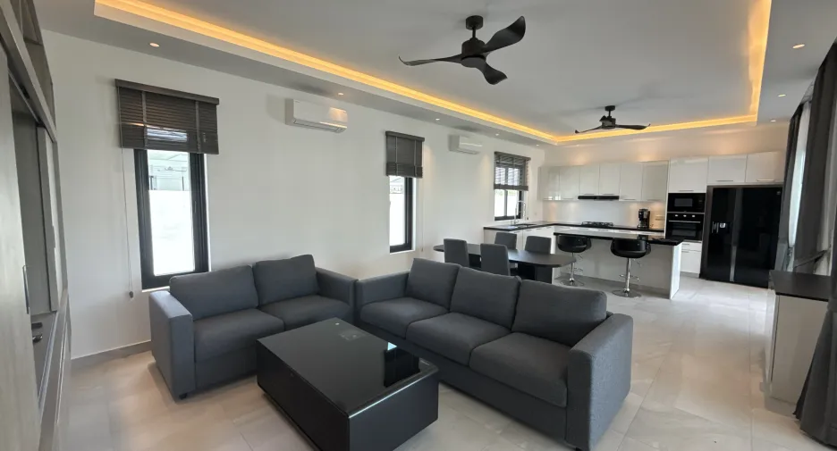 For sale 4 bedrooms villa in Hua Hin, Prachuap Khiri Khan