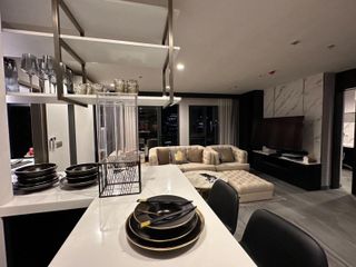 Condo en venta de 2 habitaciones en Huai Khwang, Bangkok