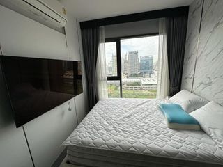Condo en venta de 2 habitaciones en Huai Khwang, Bangkok