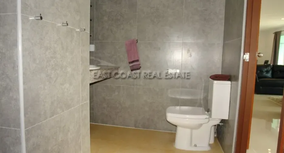 For rent and for sale 2 bedrooms condo in Jomtien, Pattaya