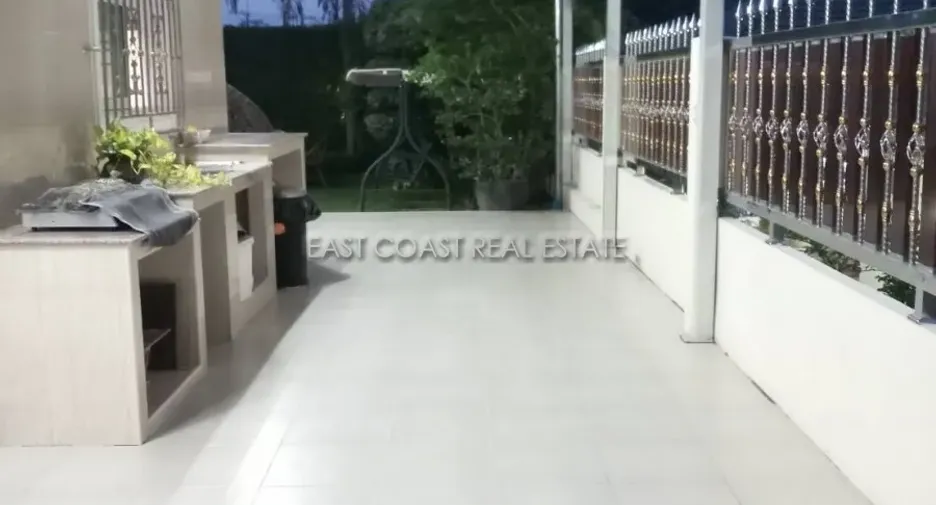 For rent そして for sale 3 ベッドルーム house in Bang Lamung, Chonburi