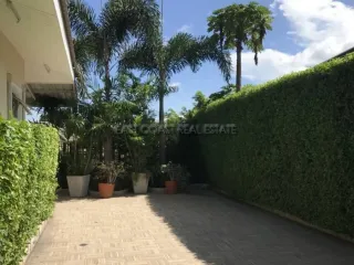 For rent そして for sale 3 ベッドルーム house in Bang Lamung, Chonburi