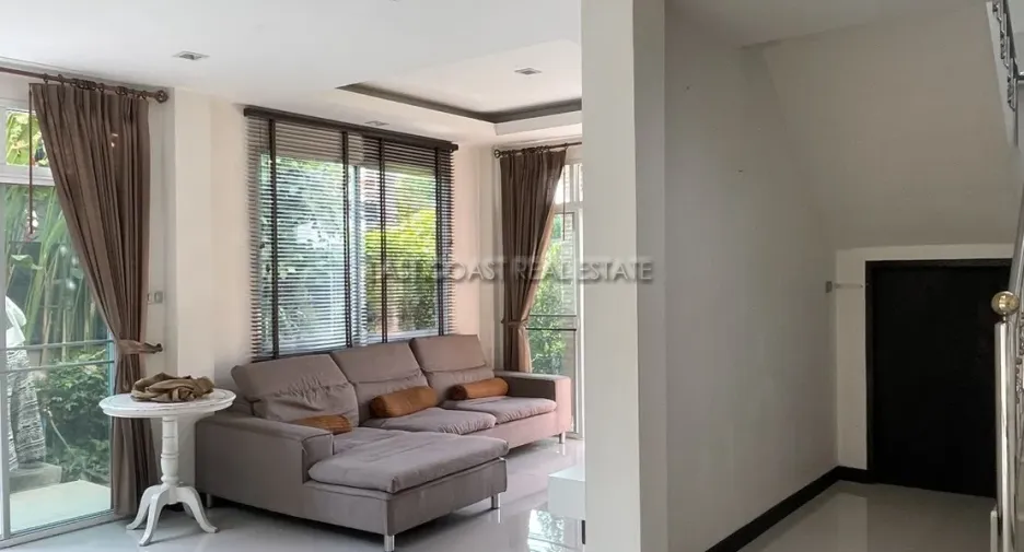 For rent and for sale 3 bedrooms house in Bang Lamung, Chonburi