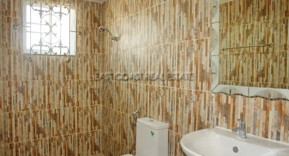 For rent and for sale 3 bedrooms house in Bang Lamung, Chonburi