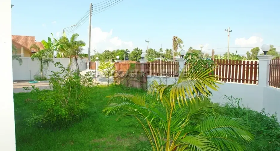 For rent and for sale 3 bedrooms house in Bang Lamung, Chonburi