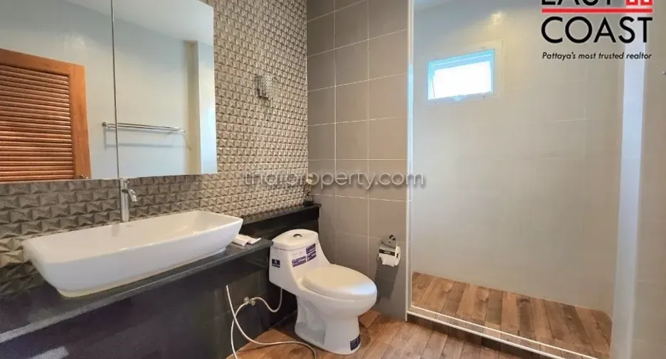 For rent and for sale 4 bedrooms house in Bang Lamung, Chonburi
