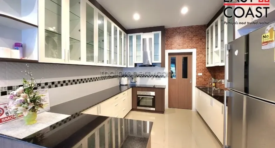 For rent and for sale 4 bedrooms house in Bang Lamung, Chonburi