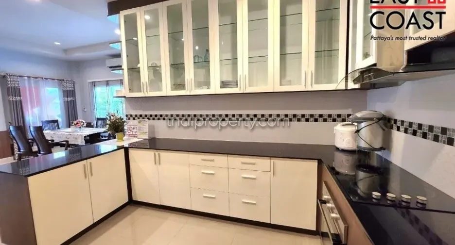For rent and for sale 4 bedrooms house in Bang Lamung, Chonburi