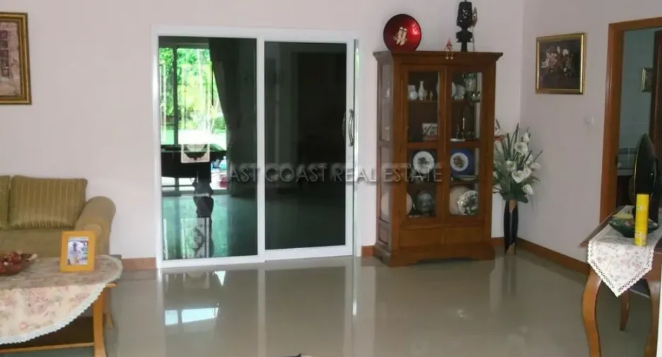 For rent and for sale 4 bedrooms house in Bang Lamung, Chonburi