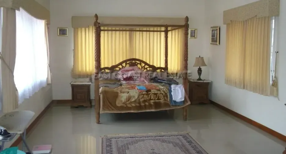 For rent and for sale 4 bedrooms house in Bang Lamung, Chonburi