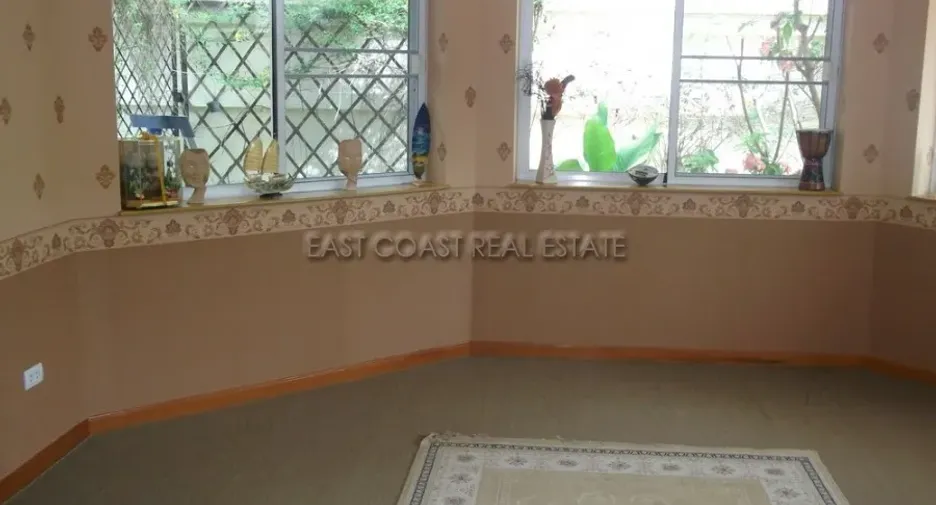 For rent and for sale 4 bedrooms house in Bang Lamung, Chonburi