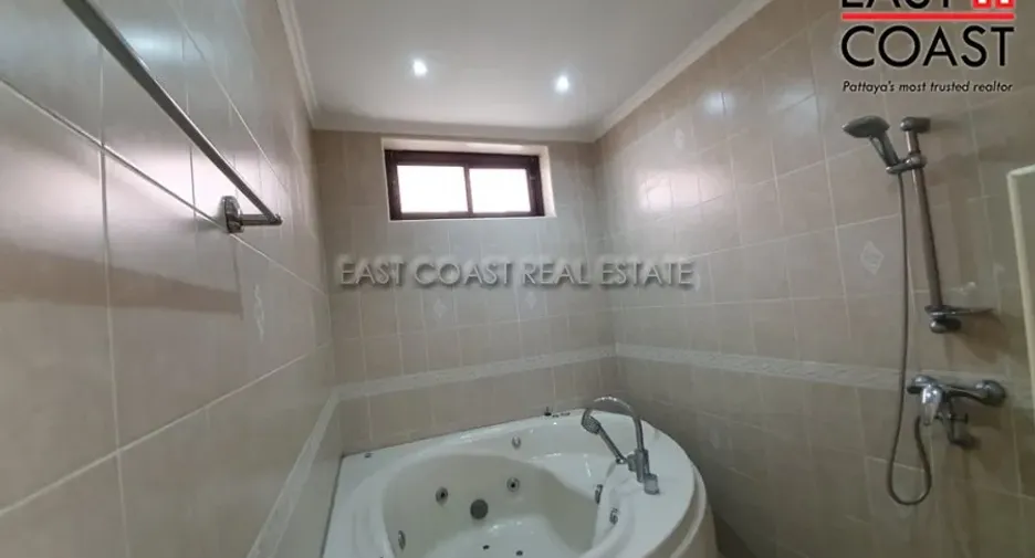 À louer et à vendre 3 chambres maison à Jomtien, Pattaya