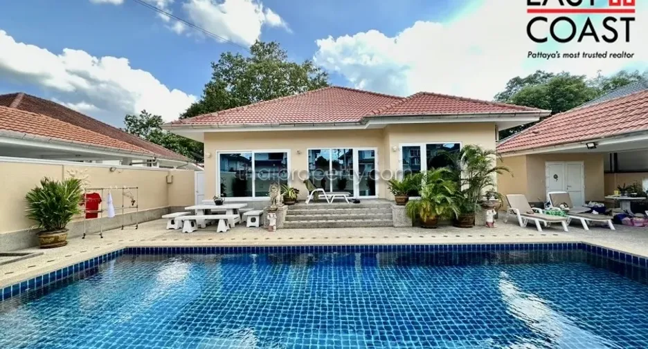 For rent and for sale 4 bedrooms house in Jomtien, Pattaya