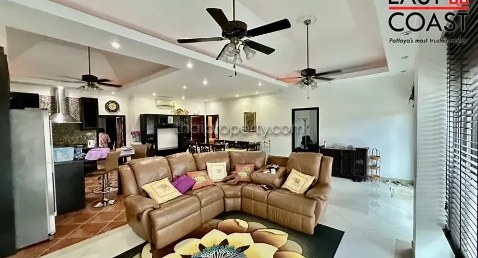 For rent and for sale 4 bedrooms house in Jomtien, Pattaya