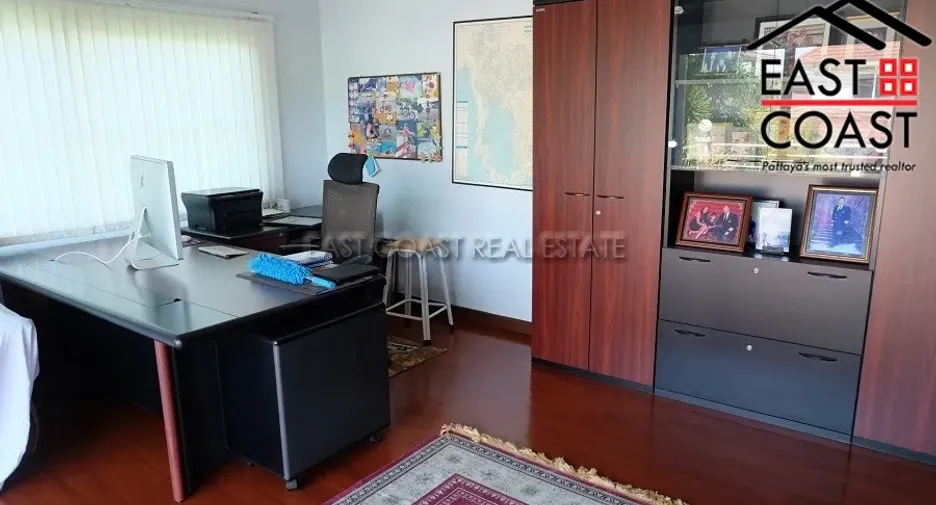 For rent and for sale 4 bedrooms house in Bang Lamung, Chonburi