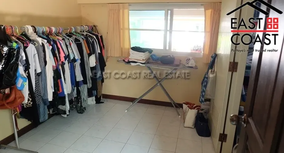For rent and for sale 4 bedrooms house in Bang Lamung, Chonburi