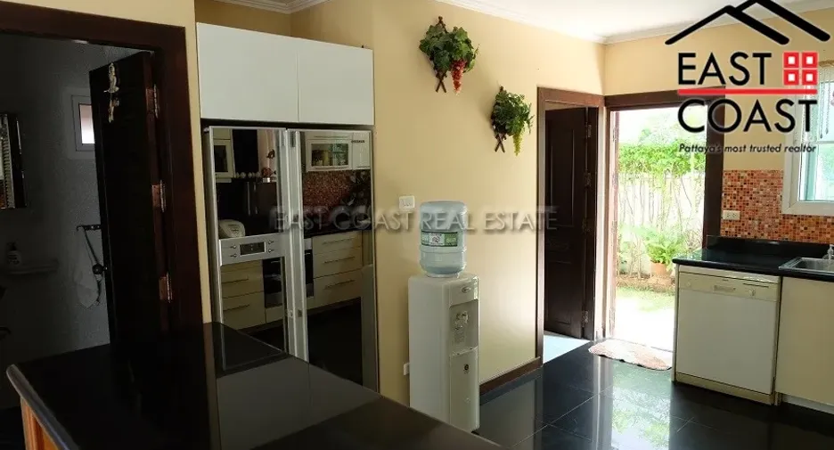 For rent and for sale 4 bedrooms house in Bang Lamung, Chonburi