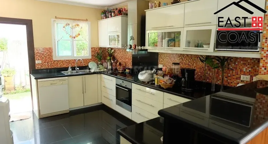For rent and for sale 4 bedrooms house in Bang Lamung, Chonburi