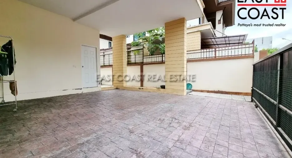 For rent そして for sale 3 ベッドルーム house in Bang Lamung, Chonburi