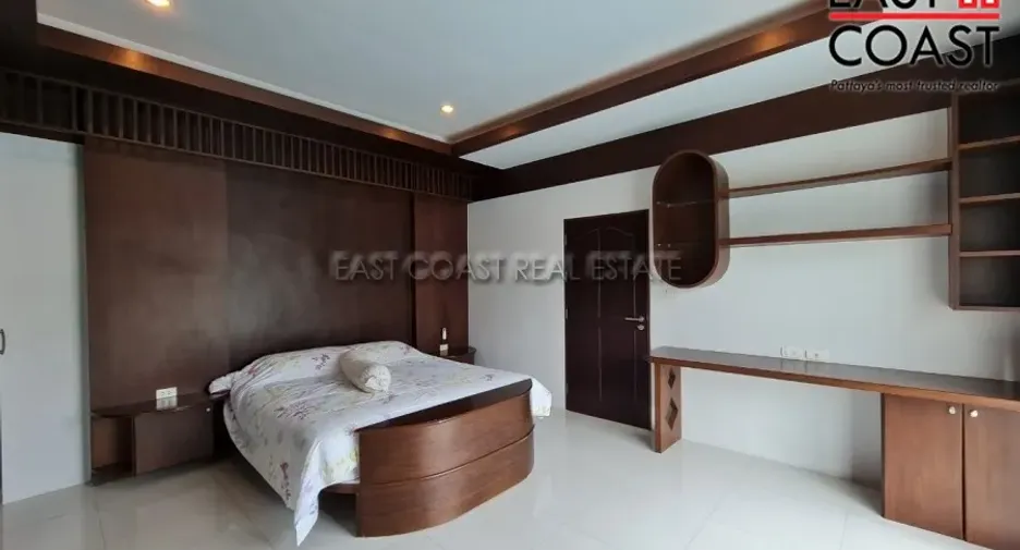 For rent and for sale 4 bedrooms house in Huay Yai, Pattaya