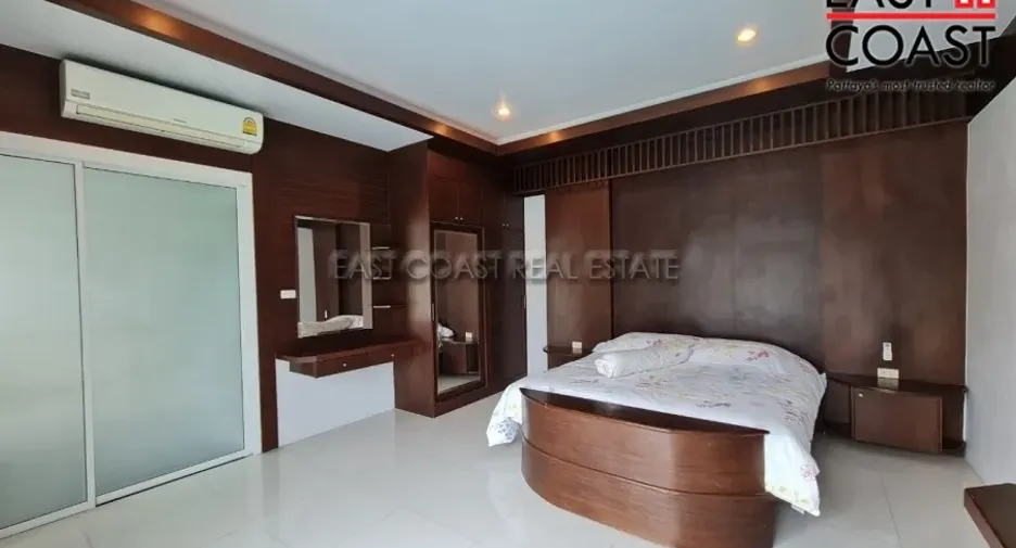 For rent and for sale 4 bedrooms house in Huay Yai, Pattaya