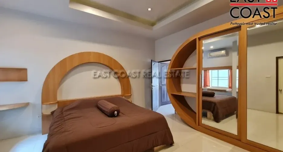 For rent and for sale 4 bedrooms house in Huay Yai, Pattaya