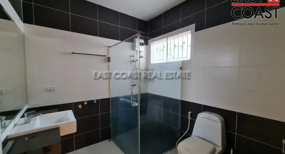For rent and for sale 4 bedrooms house in Huay Yai, Pattaya
