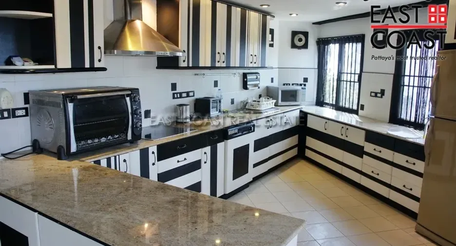 For rent and for sale 2 bedrooms condo in Bang Lamung, Chonburi