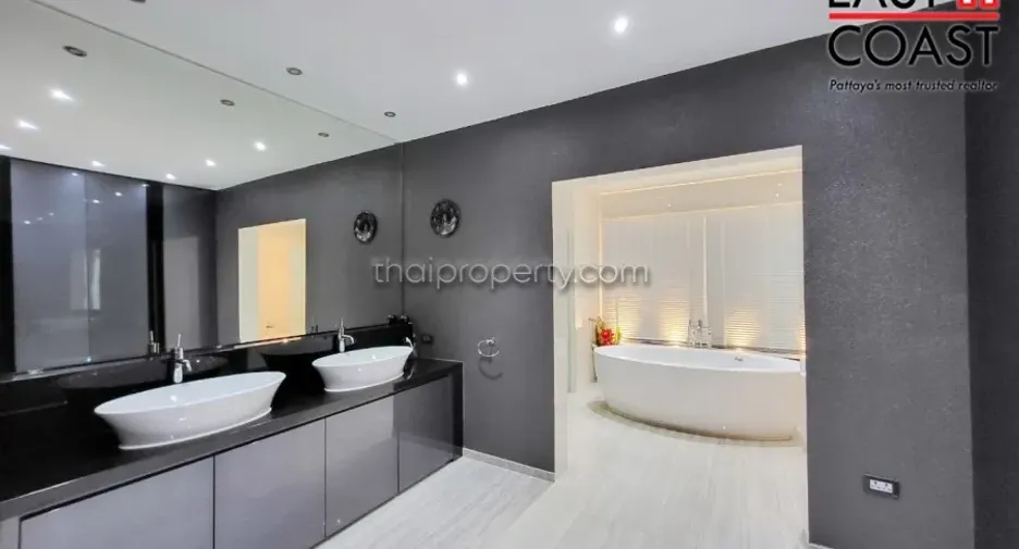 For rent そして for sale 3 ベッドルーム house in Bang Lamung, Chonburi