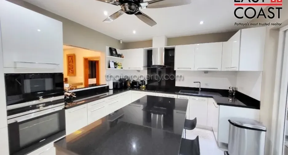 For rent そして for sale 3 ベッドルーム house in Bang Lamung, Chonburi